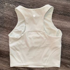 Wunder Under tank Size 4